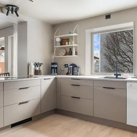 Stor Og Moderne Tromso