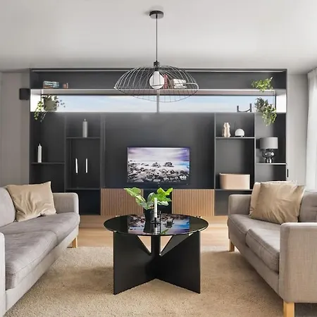 Apartment Stor Og Moderne *