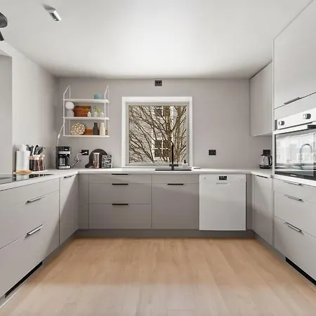 Apartment Stor Og Moderne Tromsø