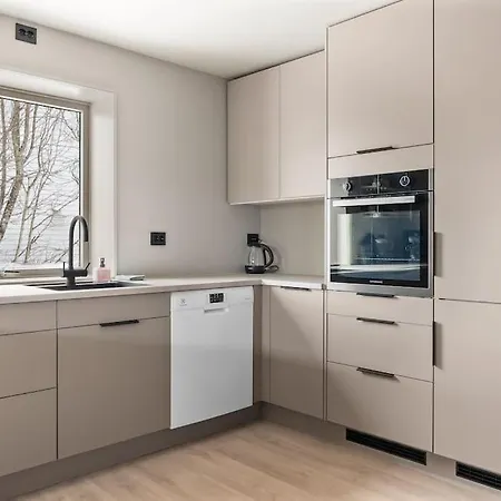 Stor Og Moderne Apartment Tromsø